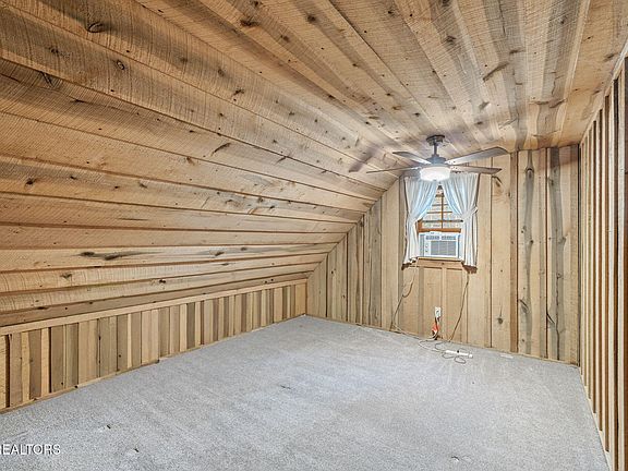 21st image of 205 Tobby Hollow Ln