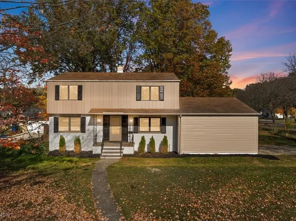 23788 Fairlawn Dr, North Olmsted, OH 44070