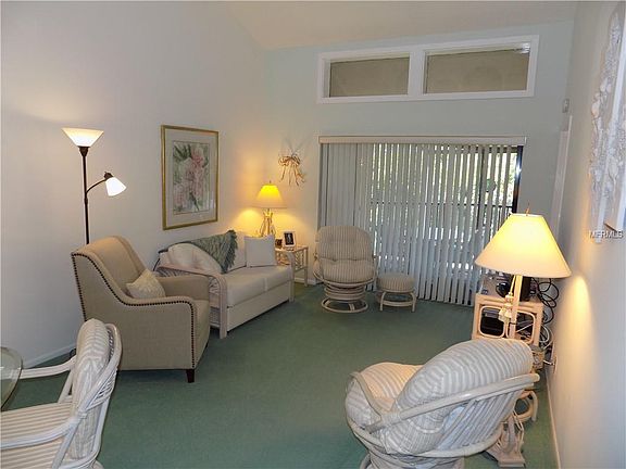 2nd image of 228 Woodlake Wynde