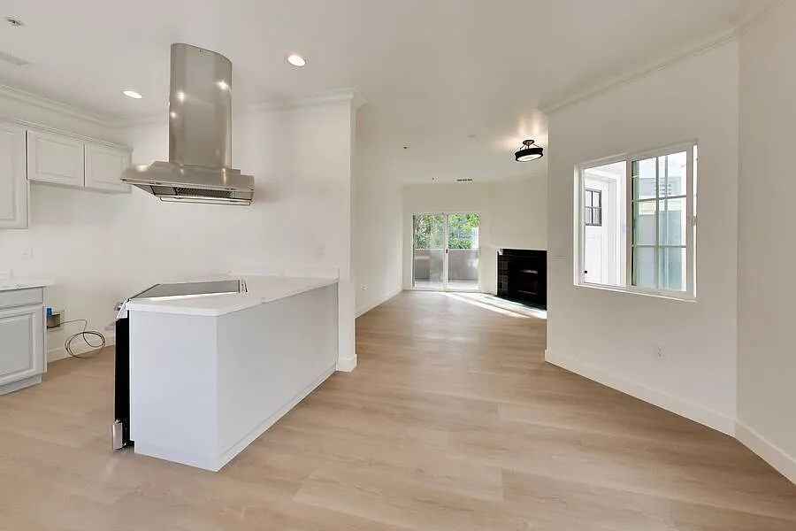 3 Bed 2 Bath - Hidden Menlo Park Gem! 1 Month Free! — Photo 3