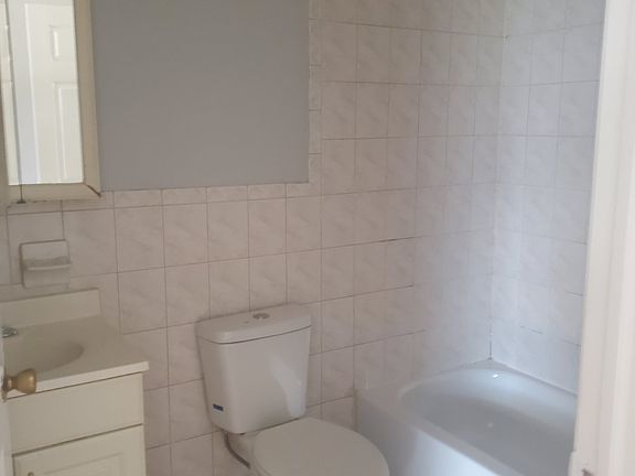 5th image of 202 Union St #3