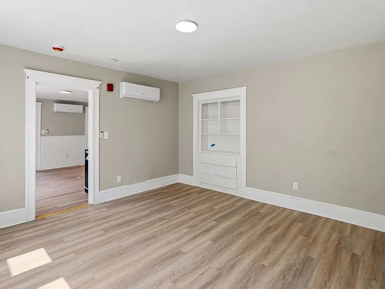 387 Grove St — Photo 9