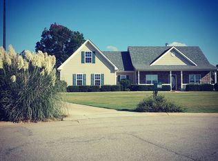 106 Still Water Ct, Lagrange, GA 30241