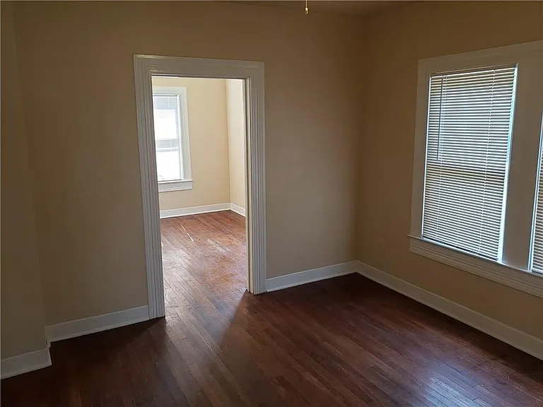 1405 Waller St — Photo 10