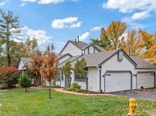 14968 Manor Lake Dr, Chesterfield, MO 63017