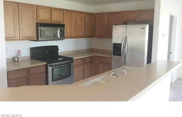1st image of 2748 NE 5th Pl