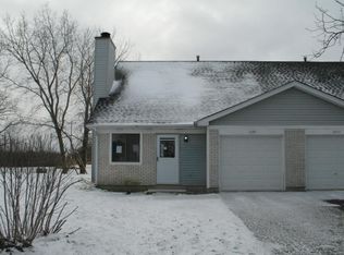 1059 Pheasant Run Ln, Aurora, IL 60504