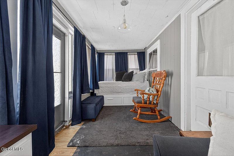 5th image of 5 Bloomingdale Avenue