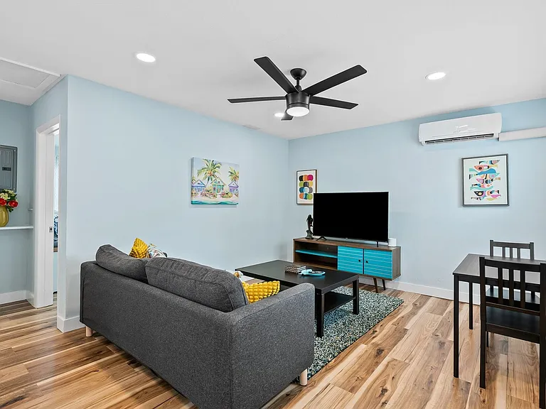 1464 N Dixie Hwy #2 — Photo 3