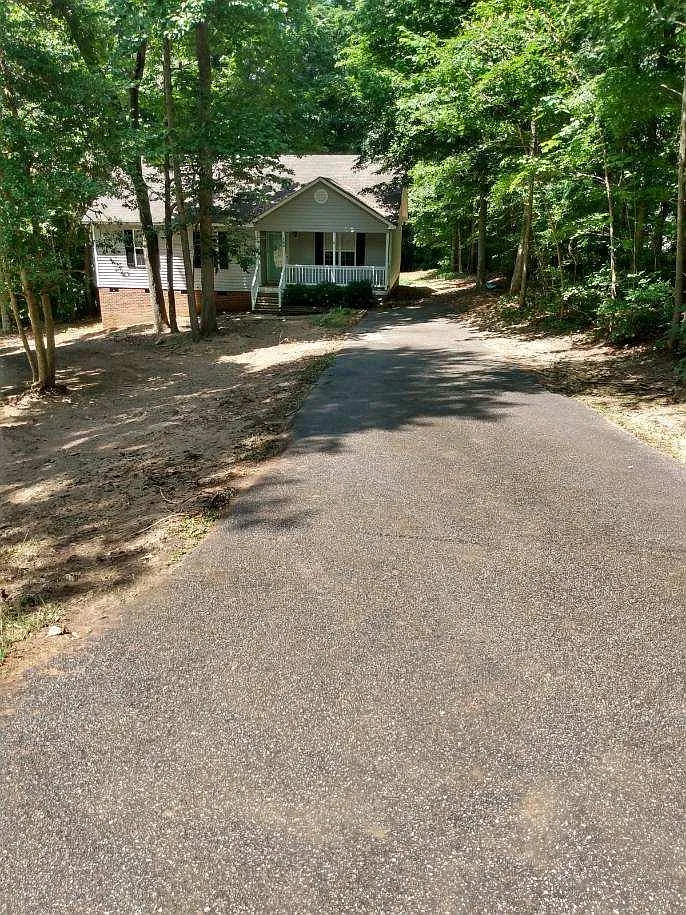 3 bed, 1188 sqft, $1,700 — Photo 1