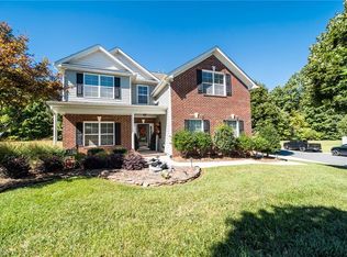 3166 York Place Dr, Walkertown, NC 27051