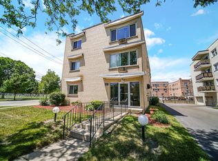 8152 Elmwood Ave APT 101, Skokie, IL 60077