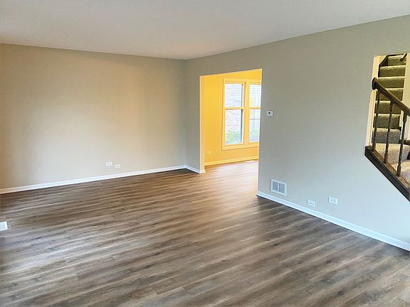 3rd image of 4290 Huntington Blvd