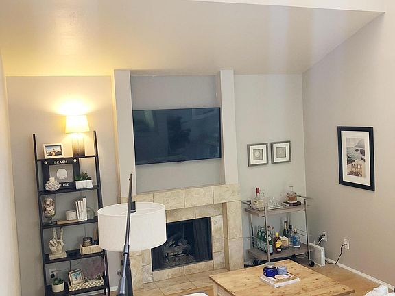 4th image of 1221 Essex St Unit 11