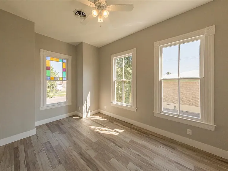 4307 Avenue Q — Photo 26
