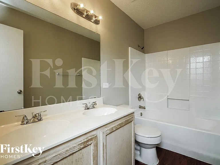 3114 Melrose Dr — Photo 16