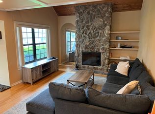 655 Mitchell Ct, Gurnee, IL 60031