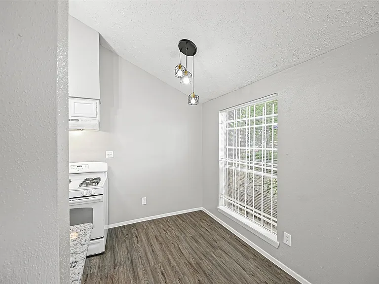 10066 Sharpton Dr — Photo 9