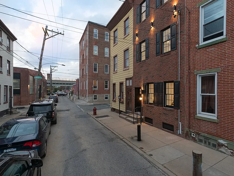 15 E Columbia Ave — Photo 2