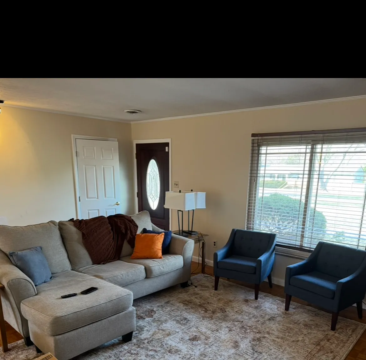 3 bed, 1456 sqft, $1,900 — Photo 1