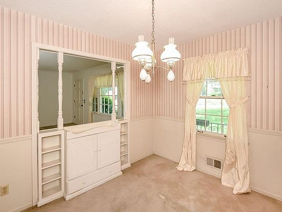 5th image of 3955 Manor House Dr