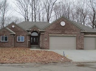 68433 Lake Angela Dr, Richmond, MI 48062