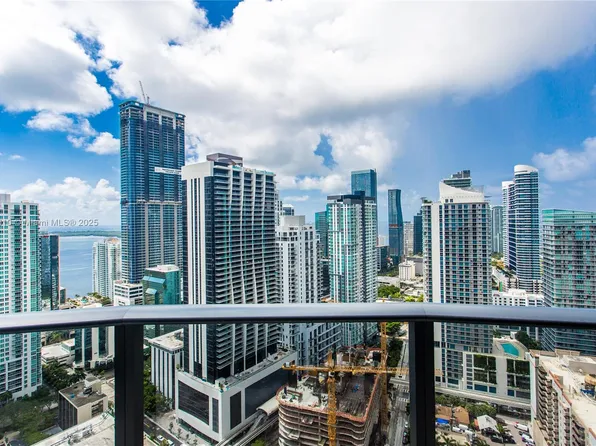 45 SW 9th St APT 3803, Miami, FL 33130