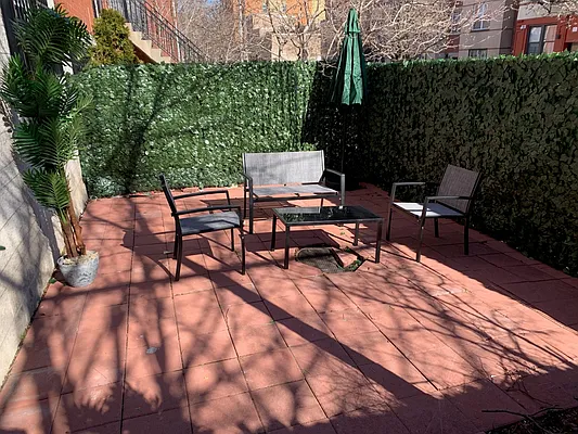 Rented by Bank Neary | media 9