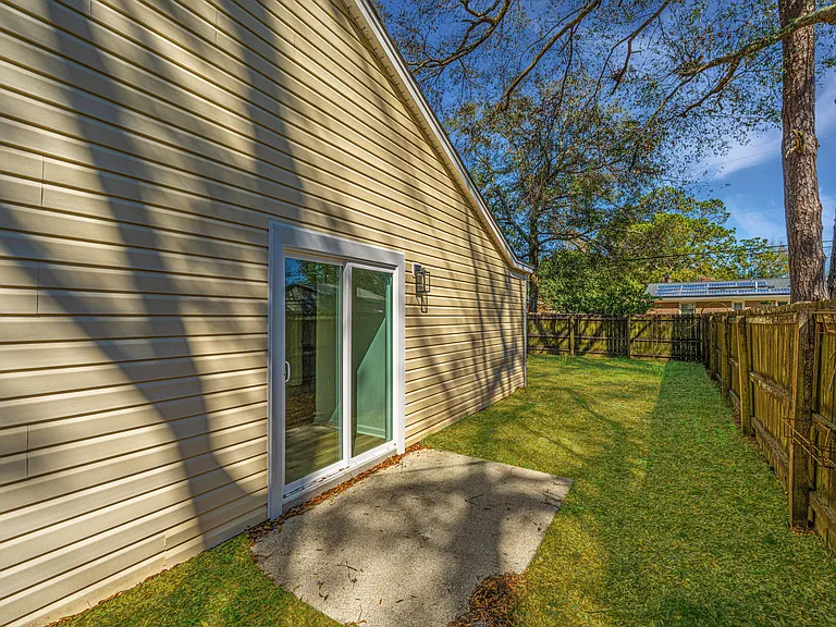 1078 Secessionville Rd — Photo 34