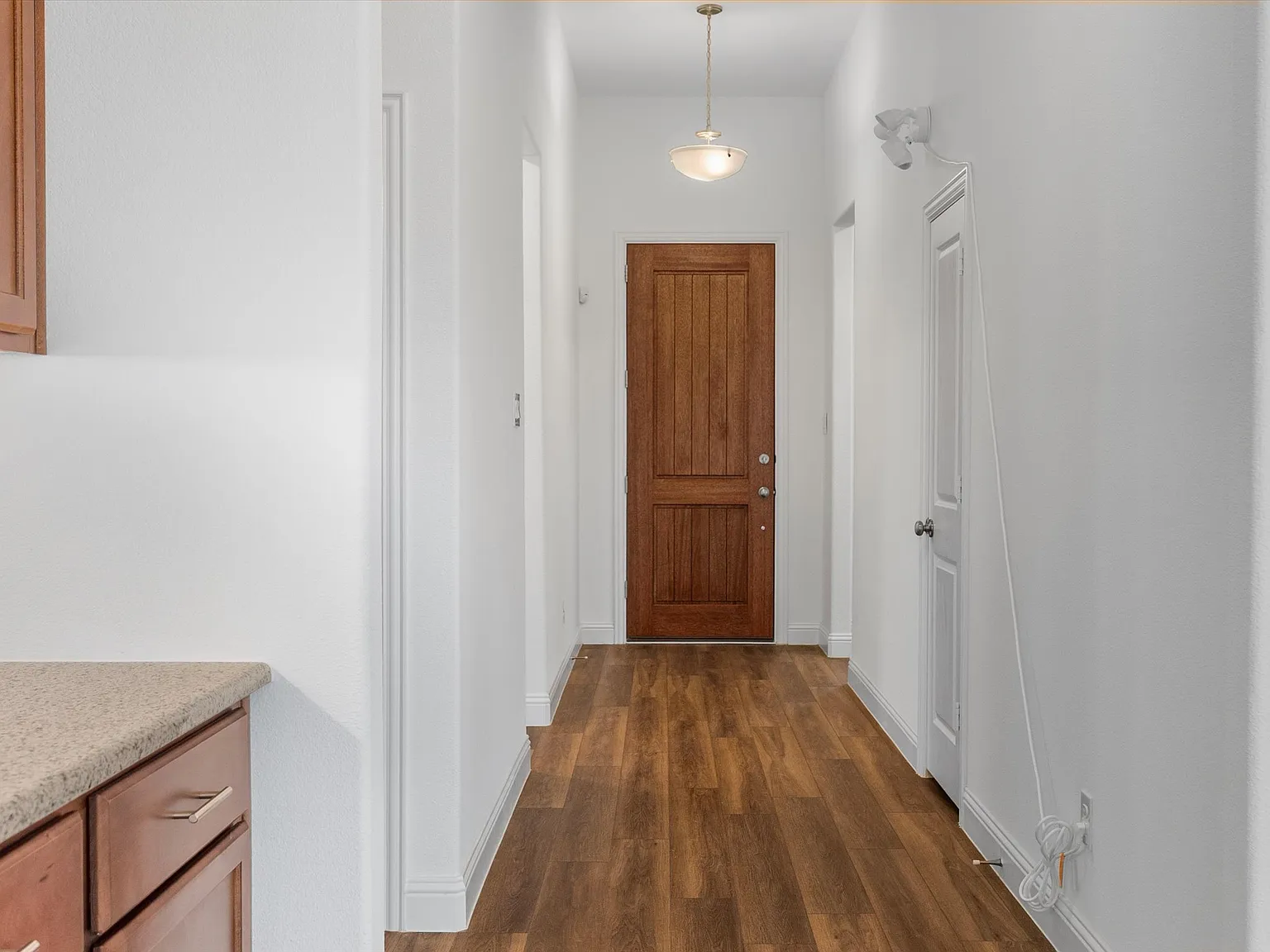 4 bed, 2270 sqft, $3,300 — Photo 2