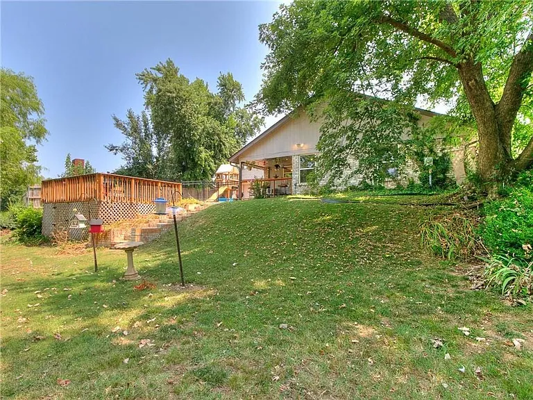 12105 Western View Dr — Photo 11