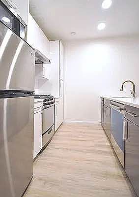 5th image of 243 W 54th St #1B