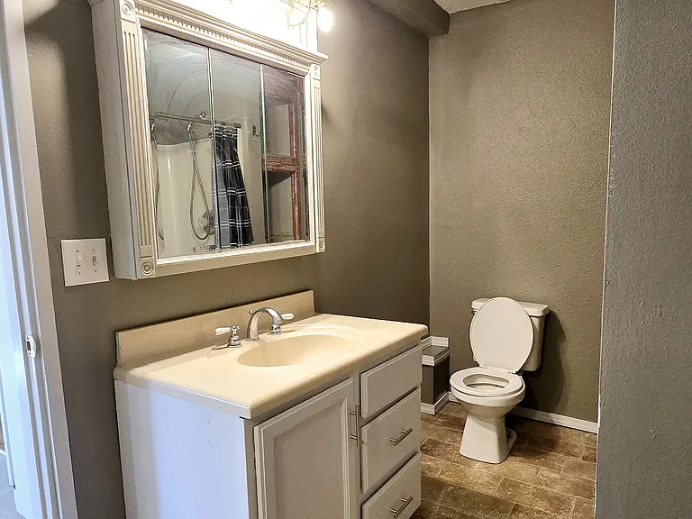 406 Saint Julian St — Photo 12