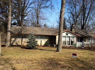 606 W Woodland Dr, Robinson, IL 62454