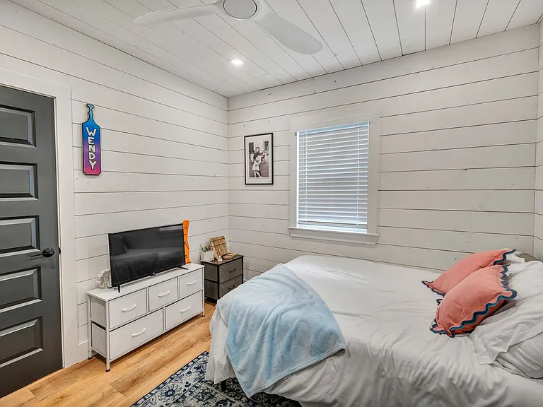 701 Harris Ave — Photo 30