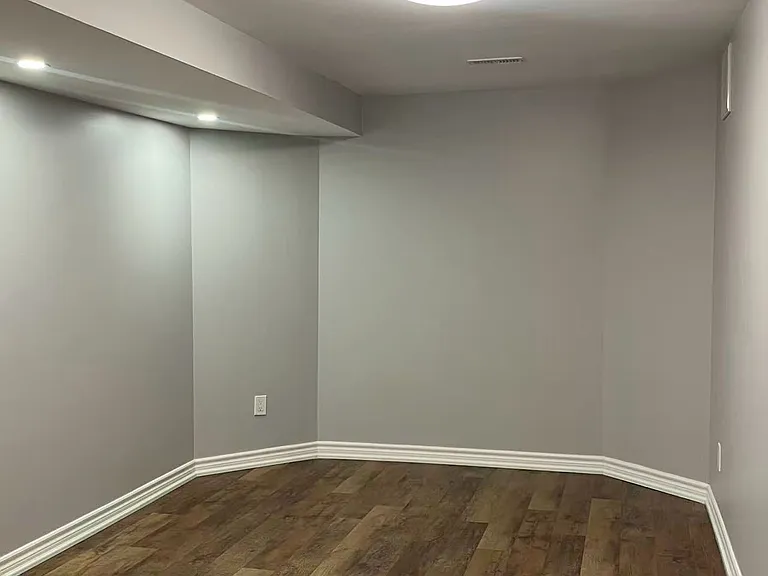 391 Peter Rupert Ave #BASEMENT — Photo 5