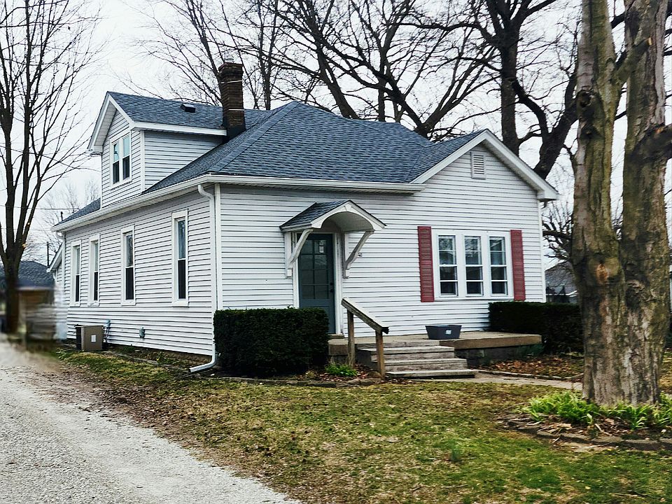 1st image of 40 W Main St