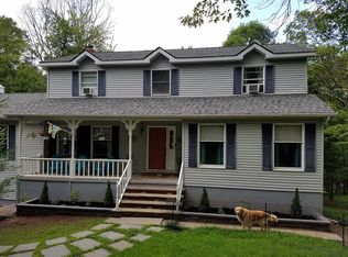 201 Applewood Dr, Swiftwater, PA 18370