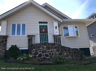 106 Silver Lake Rd, Staten Island, NY 10301
