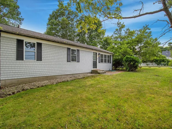 579 E Falmouth Highway, East Falmouth, MA 02536
