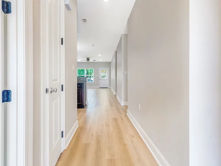 557 Valparaiso Pkwy — Photo 3