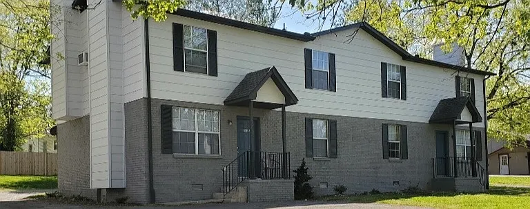 200 E Palestine Ave — Photo 1