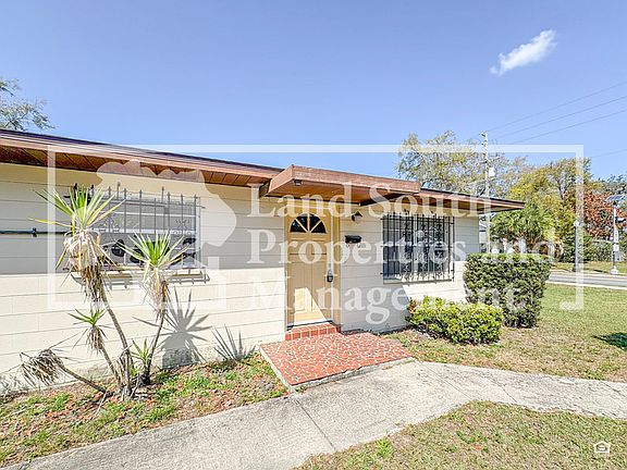 2nd image of 324 Ariana St