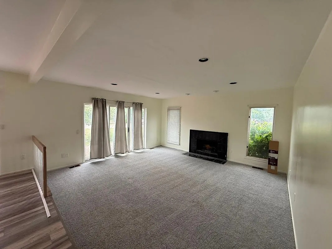 4 bed, 2.5 bath, 2865 sqft, $3,000 — Photo 4