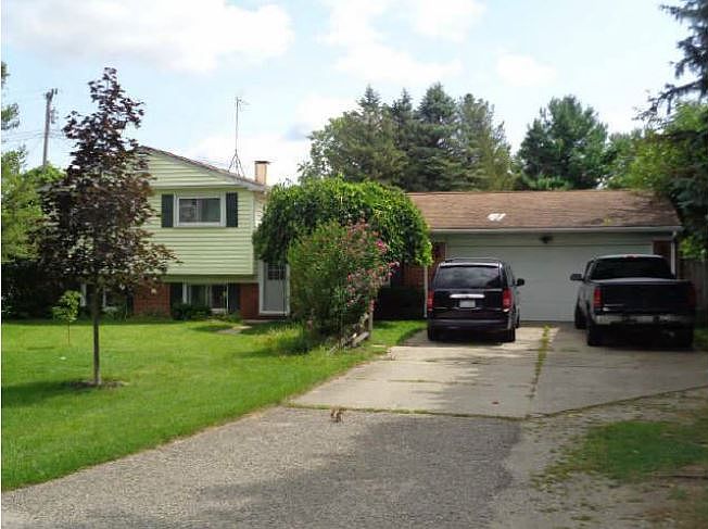1st image of 1323 Red Barn Dr