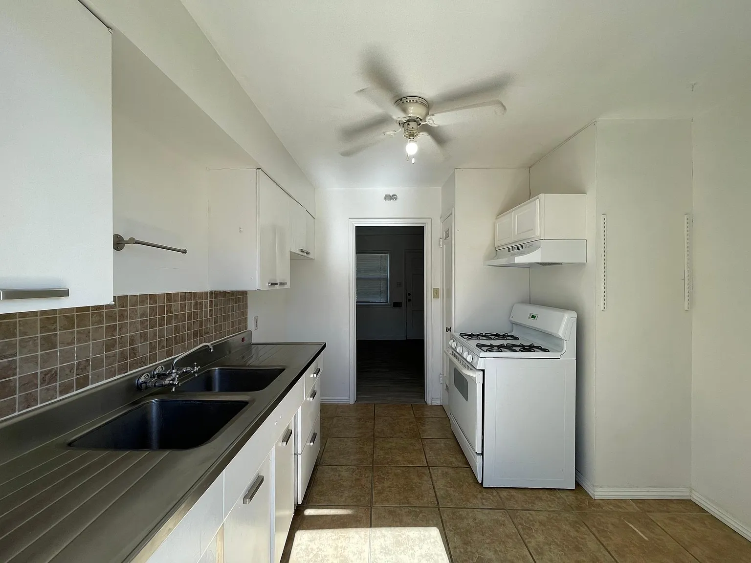 2114 E Peralta Way — Photo 2