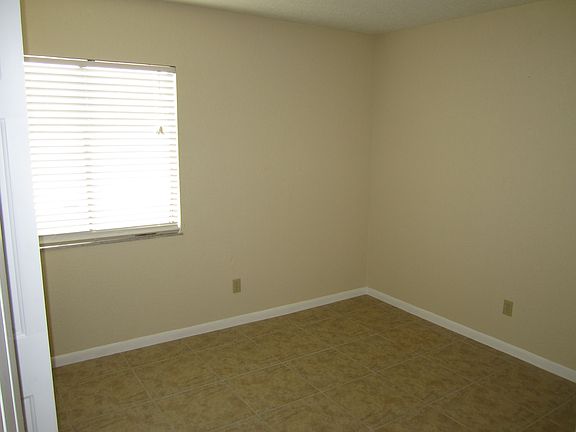 5th image of 4629 Bayshore Dr APT J1