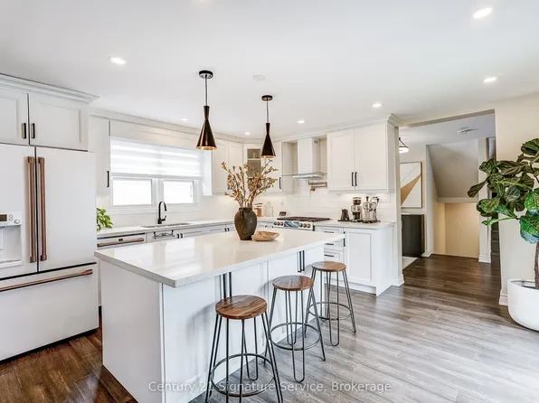 1159 Kos Blvd, Mississauga, ON L5J 4L3