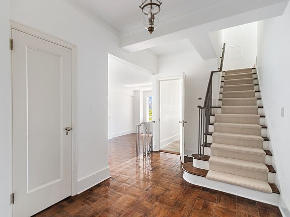 5th image of 25 Central Park W APT 12K