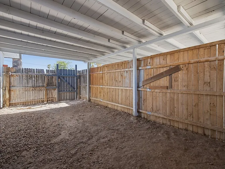 2120 N Forgeus Ave #B — Photo 17